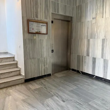 Fuengirola, 4 2 Banos Parking * Fuengirola